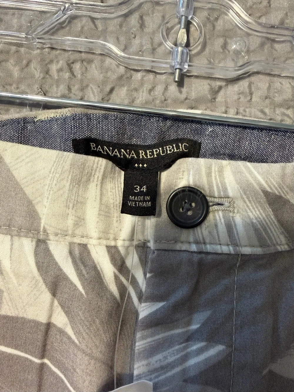 Banana Republic Straight Fit Chino Shorts Mens Grey Tropical Palm Leaf Print